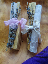 Load image into Gallery viewer, Palo Santo &amp; Selenite Cleansing Bundles